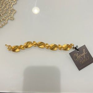 NWT Cheryl Pesce Gold Tone Bracelet